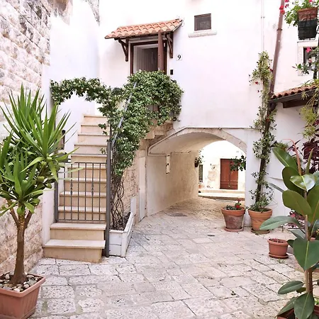 Nocleg ze śniadaniem Arco Gaudi - Alcoba Batllo Putignano