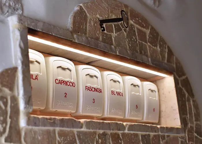 Arco Gaudi - Alcoba Batllo 3* Putignano